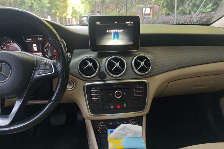 Used Mercedes-Benz GLA 2016 GLA 200 Sport Edition Audio And AC Panel