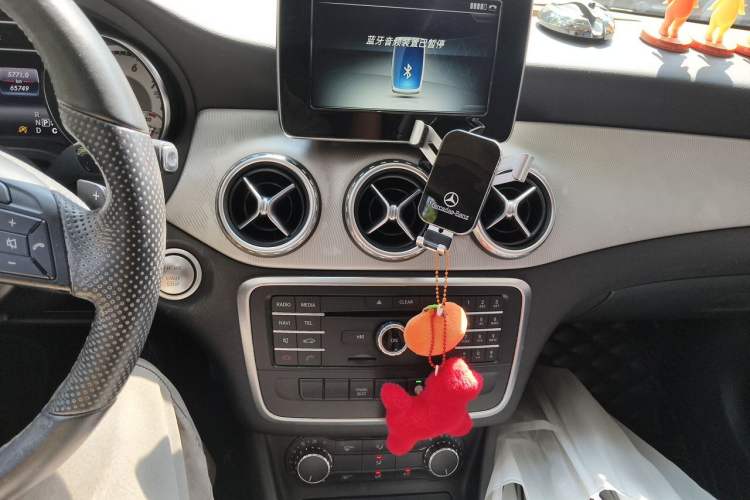 Used Mercedes-Benz GLA 2016 GLA 200 Sport Edition Audio And AC Panel