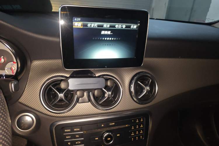 Used Mercedes-Benz GLA 2016 GLA 200 Sport Edition Audio And AC Panel