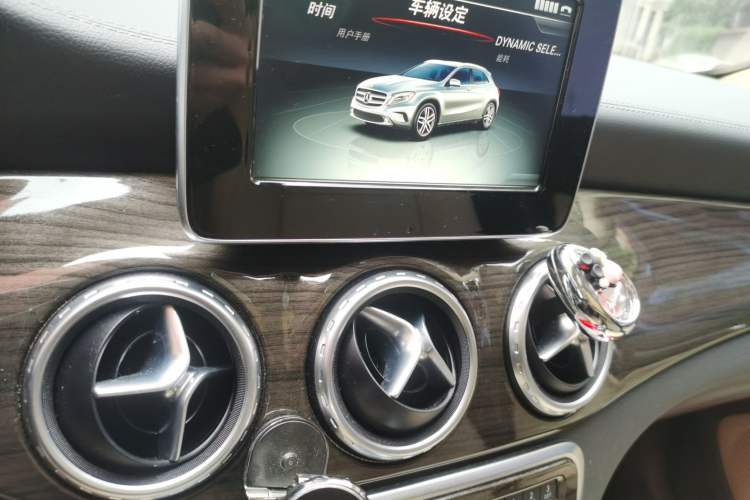 Used Mercedes-Benz GLA 2016 GLA 200 Fashion Model Audio And AC Panel
