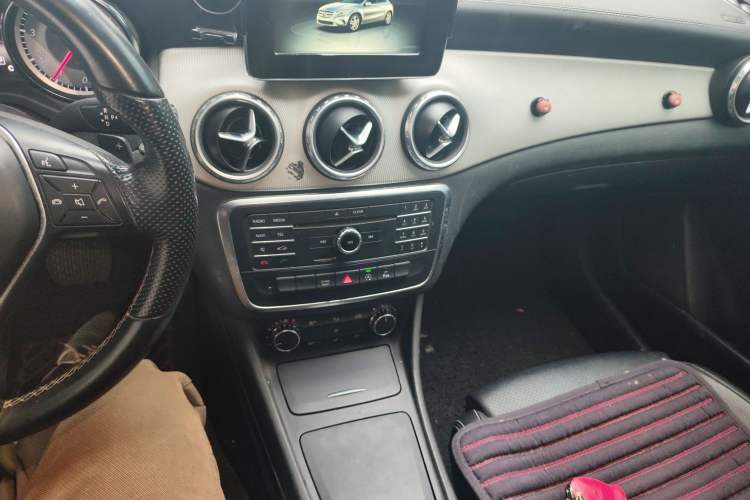 Used Mercedes-Benz GLA 2016 GLA 200 Fashion Model Audio And AC Panel