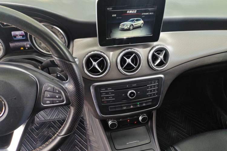 Used Mercedes-Benz GLA 2016 GLA 200 Sport Edition Audio And AC Panel