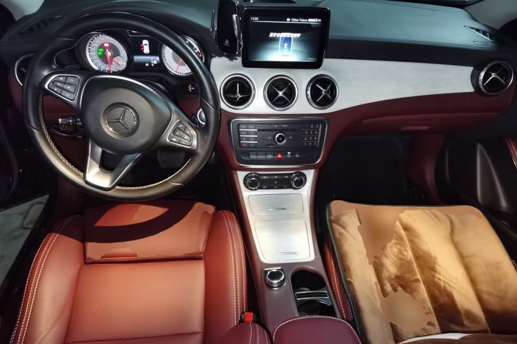 Used Mercedes-Benz GLA 2016 GLA 200 Fashion Model Center Console