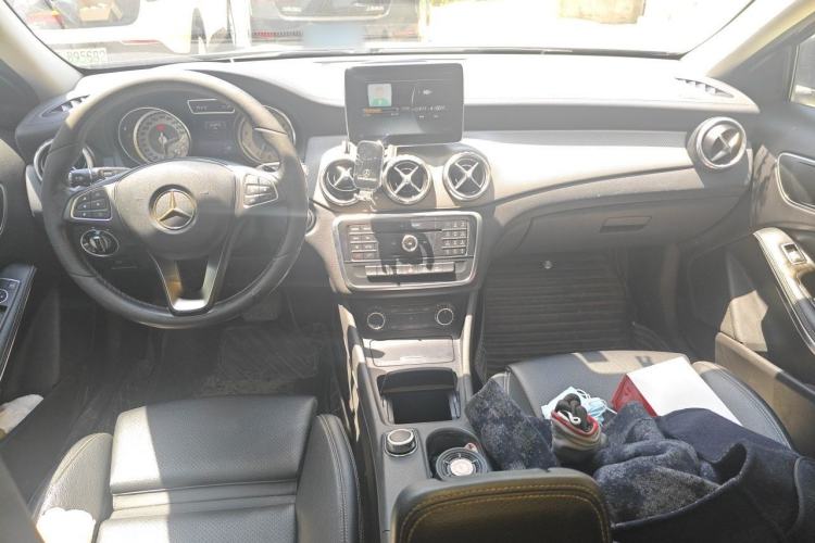 Used Mercedes-Benz GLA 2016 GLA 200 Fashion Model Center Console