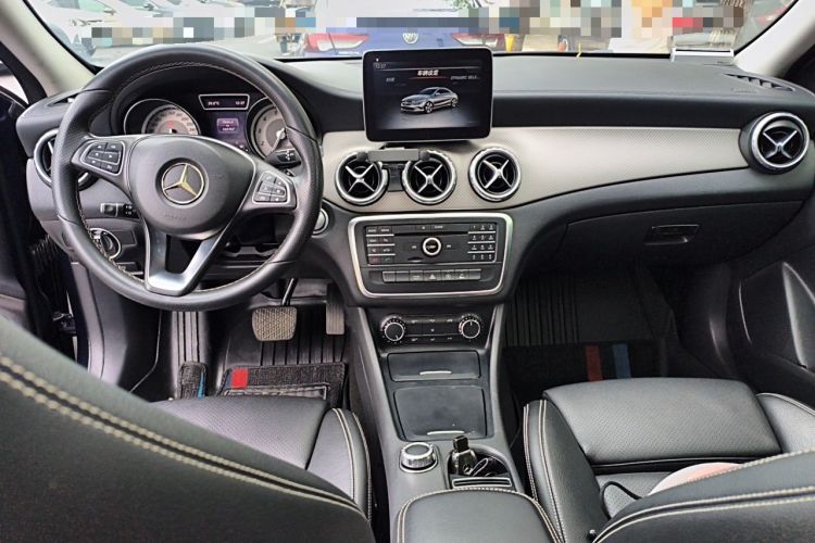 Used Mercedes-Benz GLA 2016 GLA 200 Fashion Model Center Console