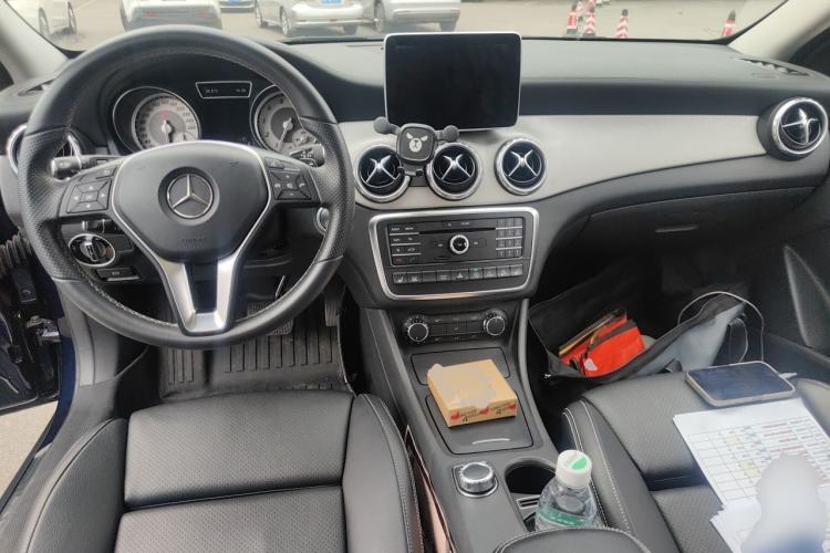 Used Mercedes-Benz GLA 2016 GLA 220 4MATIC Fashion Edition Center Console