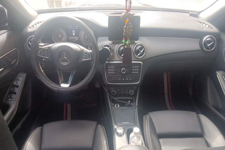 Used Mercedes-Benz GLA 2016 GLA 200 Fashion Model Center Console
