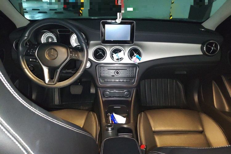 Used Mercedes-Benz GLA 2016 GLA 200 Fashion Model Center Console