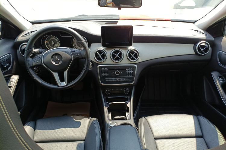 Used Mercedes-Benz GLA 2016 GLA 200 Fashion Model Center Console