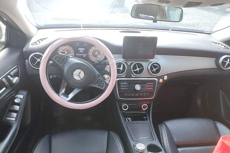 Used Mercedes-Benz GLA 2016 GLA 200 Fashion Model Center Console