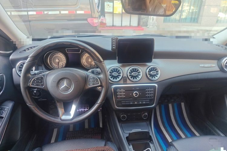 Used Mercedes-Benz GLA 2016 GLA 200 Blue Edition Center Console