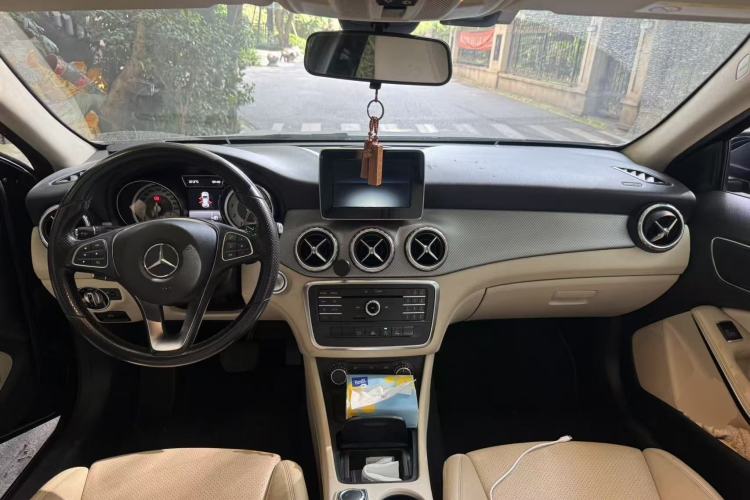 Used Mercedes-Benz GLA 2016 GLA 200 Sport Edition Center Console