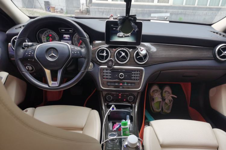 Used Mercedes-Benz GLA 2016 GLA 200 Fashion Model Center Console