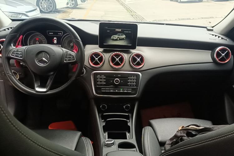 Used Mercedes-Benz GLA 2016 GLA 200 Sport Edition Center Console