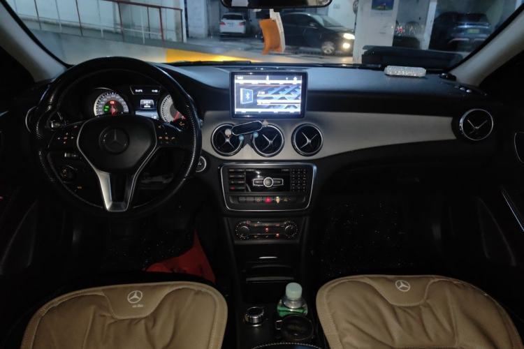 Used Mercedes-Benz GLA 2016 GLA 200 Sport Edition Center Console