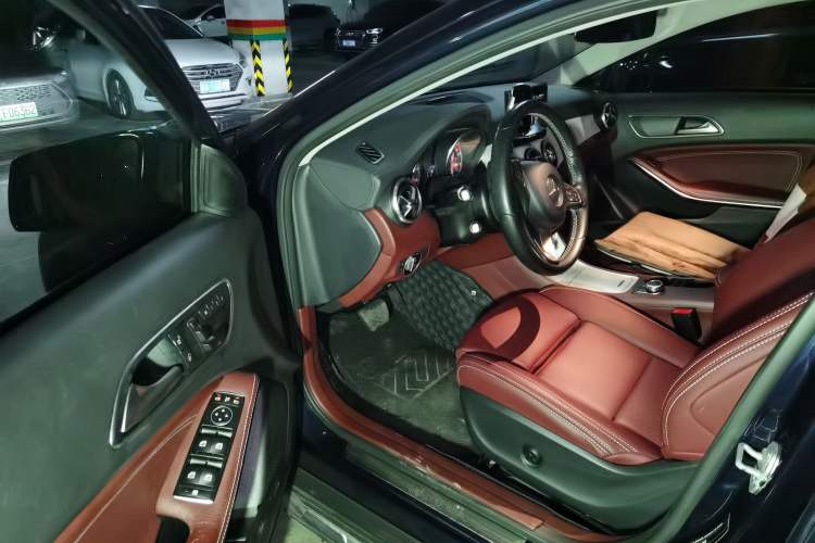 Used Mercedes-Benz GLA 2016 GLA 200 Fashion Model Driver Seat