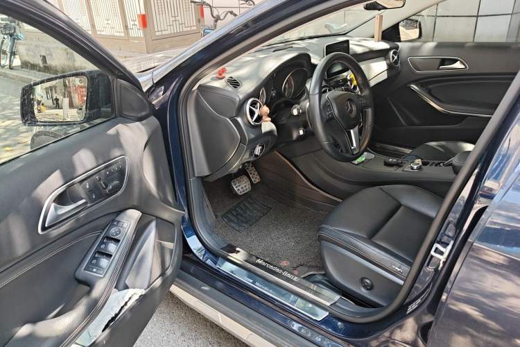 Used Mercedes-Benz GLA 2016 GLA 220 4MATIC Fashion Edition Driver Seat