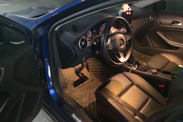 Used Mercedes-Benz GLA 2016 GLA 200 Blue Edition Driver Seat