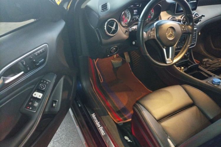 Used Mercedes-Benz GLA 2016 GLA 220 4MATIC Luxury Model Driver Seat