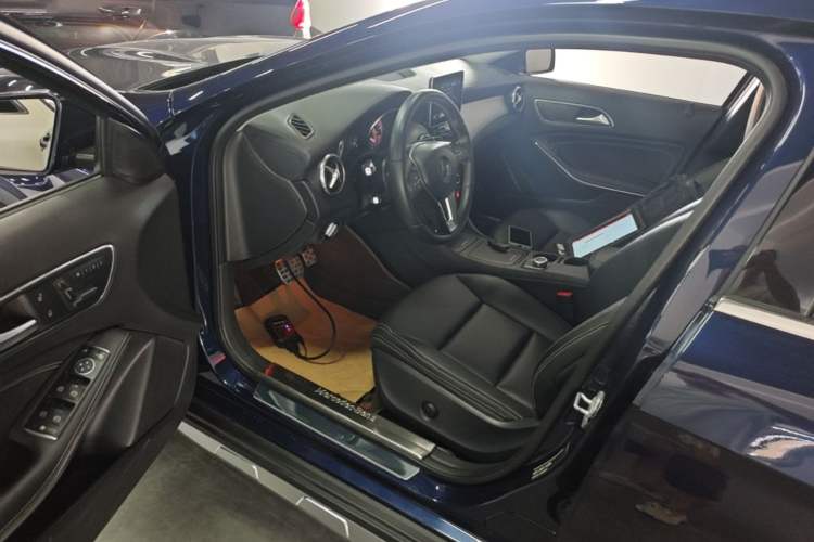 Used Mercedes-Benz GLA 2016 GLA 220 4MATIC Fashion Edition Driver Seat