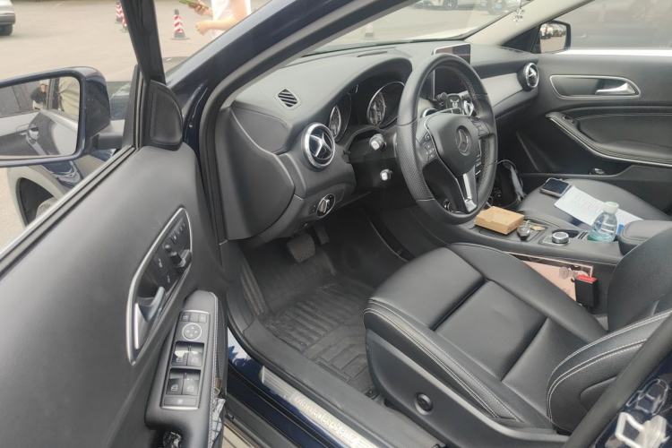 Used Mercedes-Benz GLA 2016 GLA 220 4MATIC Fashion Edition Driver Seat