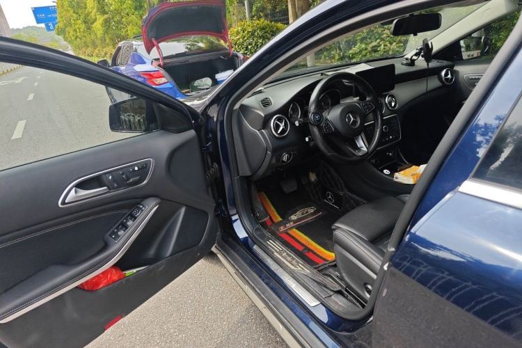 Used Mercedes-Benz GLA 2016 GLA 200 Sport Edition Driver Seat