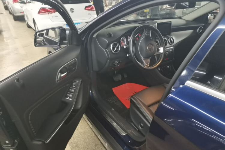 Used Mercedes-Benz GLA 2016 GLA 200 Sport Edition Driver Seat