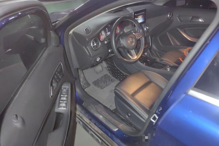 Used Mercedes-Benz GLA 2016 GLA 200 Sport Edition Driver Seat