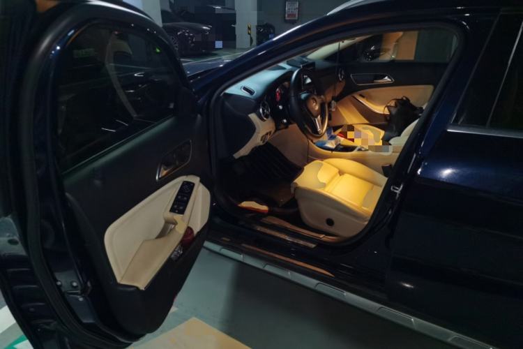 Used Mercedes-Benz GLA 2016 GLA 200 Sport Edition Driver Seat