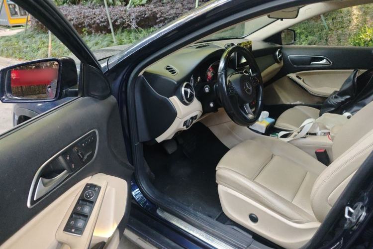 Used Mercedes-Benz GLA 2016 GLA 200 Sport Edition Driver Seat