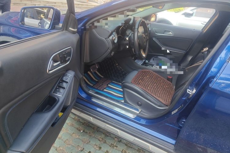 Used Mercedes-Benz GLA 2016 GLA 200 Blue Edition Driver Seat