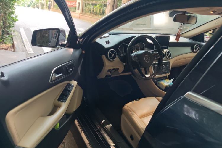 Used Mercedes-Benz GLA 2016 GLA 200 Sport Edition Driver Seat