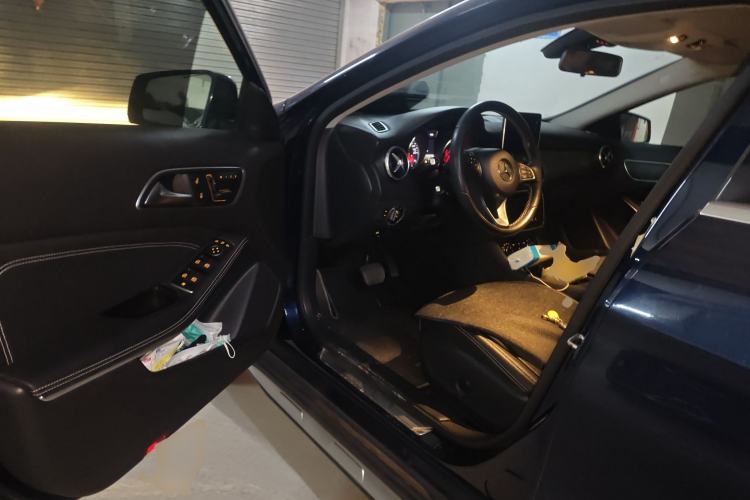 Used Mercedes-Benz GLA 2016 GLA 200 Sport Edition Driver Seat