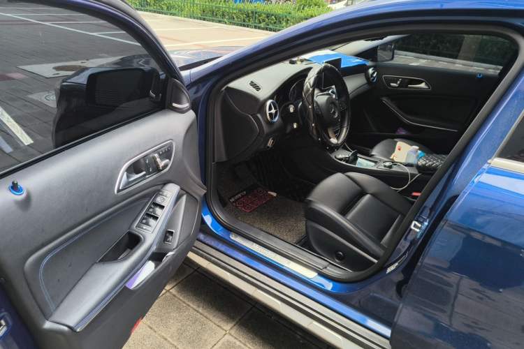 Used Mercedes-Benz GLA 2016 GLA 200 Blue Edition Driver Seat
