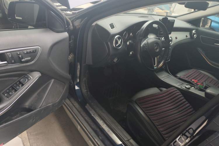Used Mercedes-Benz GLA 2016 GLA 200 Fashion Model Driver Seat