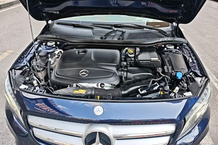 Used Mercedes-Benz GLA 2016 GLA 200 Fashion Model Engine Bay