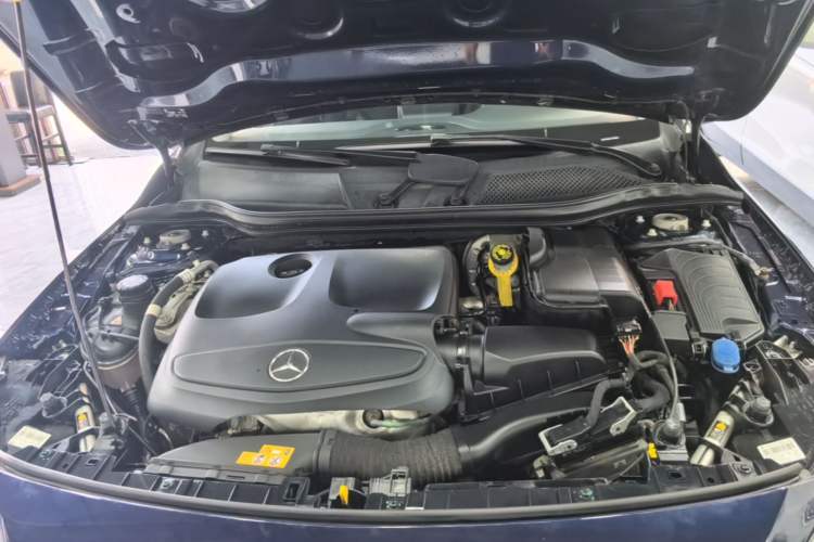 Used Mercedes-Benz GLA 2016 GLA 200 Fashion Model Engine Bay
