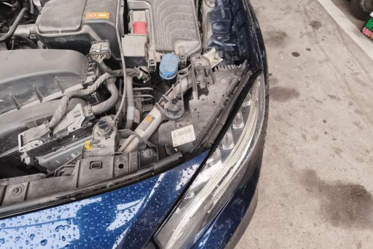 Used Mercedes-Benz GLA 2016 GLA 200 Fashion Model Engine Bay Left