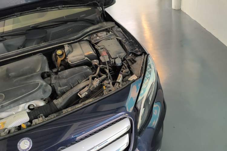 Used Mercedes-Benz GLA 2016 GLA 220 4MATIC Fashion Edition Engine Bay Left