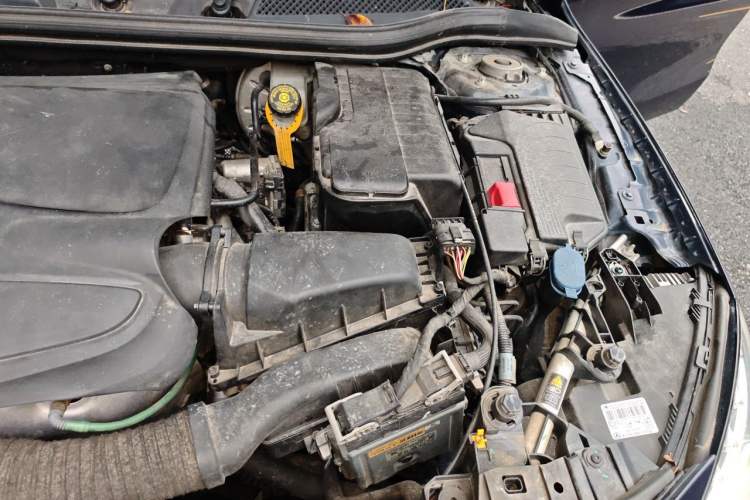 Used Mercedes-Benz GLA 2016 GLA 200 Fashion Model Engine Bay Left