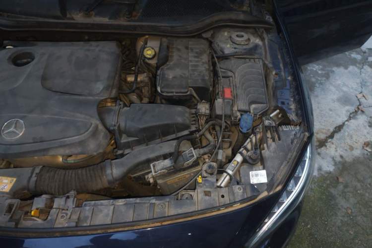 Used Mercedes-Benz GLA 2016 GLA 200 Fashion Model Engine Bay Left