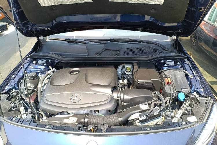 Used Mercedes-Benz GLA 2016 GLA 200 Fashion Model Engine Bay