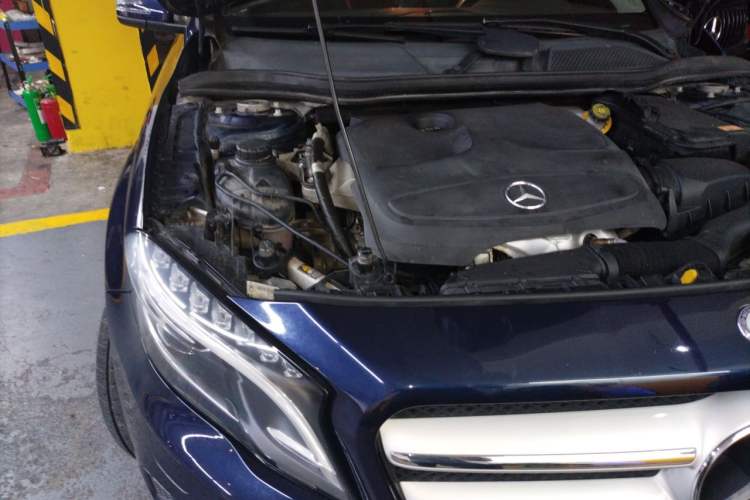 Used Mercedes-Benz GLA 2016 GLA 220 4MATIC Luxury Model Engine Bay Right