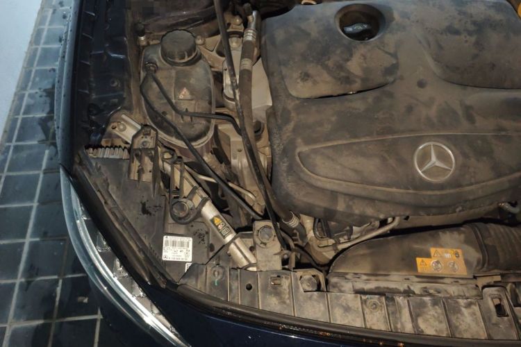 Used Mercedes-Benz GLA 2016 GLA 200 Fashion Model Engine Bay Right