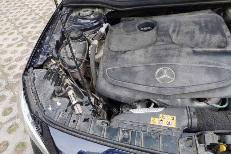 Used Mercedes-Benz GLA 2016 GLA 200 Fashion Model Engine Bay Right