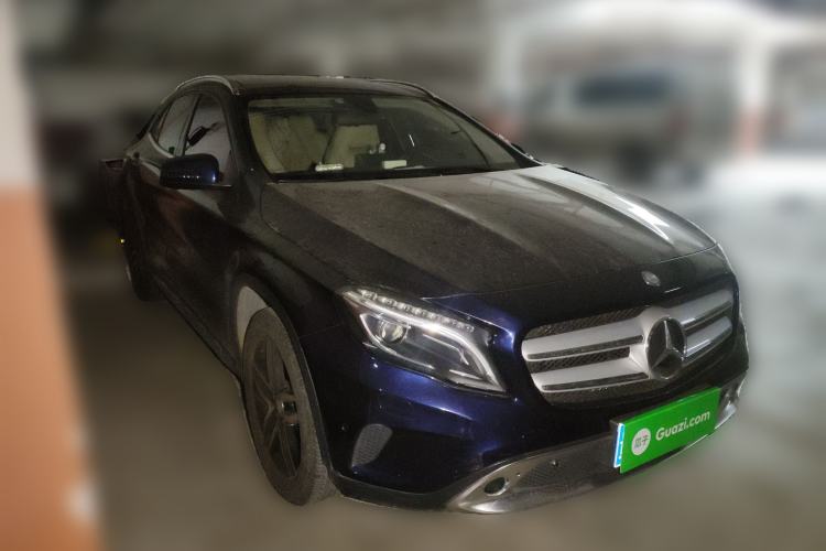 Used Mercedes-Benz GLA 2016 GLA 200 Fashion Model Front Right 45 Deg