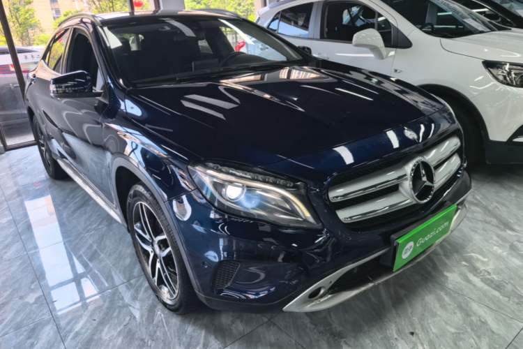Used Mercedes-Benz GLA 2016 GLA 200 Fashion Model Front Right 45 Deg