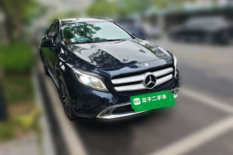 Used Mercedes-Benz GLA 2016 GLA 200 Fashion Model Front Right 45 Deg