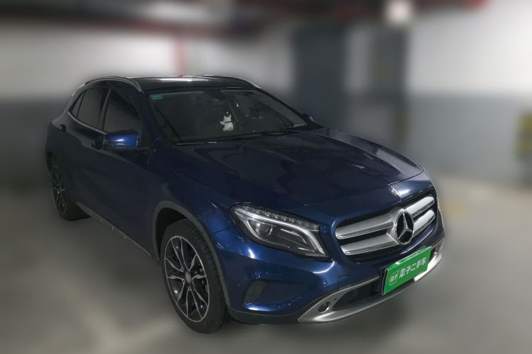 Used Mercedes-Benz GLA 2016 GLA 200 Blue Edition Front Right 45 Deg