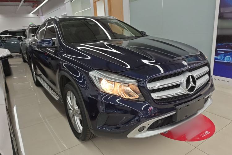 Used Mercedes-Benz GLA 2016 GLA 200 Sport Edition Front Right 45 Deg